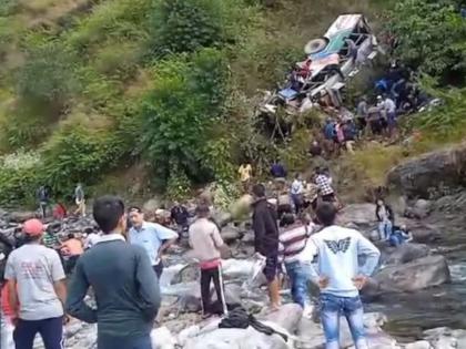 uttarakhand bus full of passengers fell into ditch in almora sdrf team left for rescue | उत्तराखंडच्या अल्मोडामध्ये ४० प्रवाशांनी भरलेली बस दरीत कोसळली; २० जणांचा मृत्यू