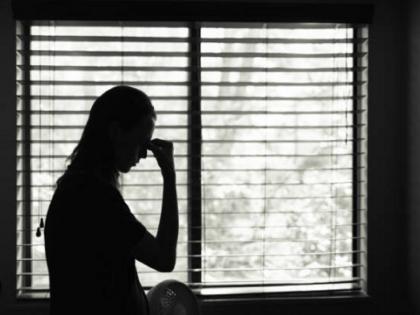 Parents did not give her a mobile phone to play games, 16-year-old girl ended her life | गेम खेळण्यासाठी पालकांनी मोबाइल दिला नाही, १६ वर्षीय मुलीने संपवले जीवन Parents did not give her a mobile phone to play games, 16-year-old girl ended her life | गेम खेळण्यासाठी पालकांनी मोबाइल दिला नाही, १६ वर्षीय मुलीने संपवले जीवन
