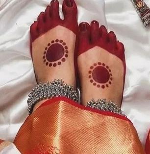 Navratri 2025: Top Alata and Mehendi Designs For Feet