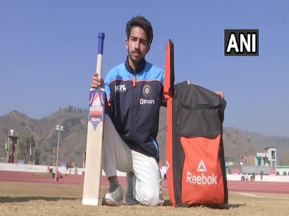 Aman Jari of Jammu and Kashmir selected in Under-19 Cricket Team | जम्मू-काश्मीरच्या अमन जरीची 19 वर्षांखालील भारतीय क्रिकेट संघात निवड