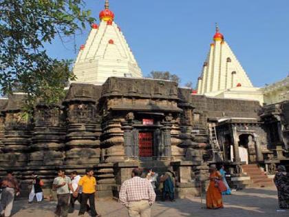 Dress code enforced for devotees at Ambabai Temple in Kolhapur, wearing loose clothes prohibited | कोल्हापुरातील अंबाबाई मंदिरात भाविकांसाठी ड्रेसकोड लागू, तोकडे कपडे घालून येण्यास मनाई Dress code enforced for devotees at Ambabai Temple in Kolhapur, wearing loose clothes prohibited | कोल्हापुरातील अंबाबाई मंदिरात भाविकांसाठी ड्रेसकोड लागू, तोकडे कपडे घालून येण्यास मनाई