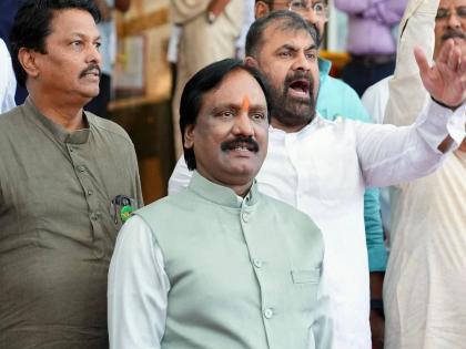 'Legislative Assembly entry passes are sold for 5 to 10 thousand'; MLAs' allegations create a stir | ‘विधिमंडळ प्रवेश पास ५ ते १० हजारांत विकले जातात’; आमदारांच्या आरोपाने खळबळ 'Legislative Assembly entry passes are sold for 5 to 10 thousand'; MLAs' allegations create a stir | ‘विधिमंडळ प्रवेश पास ५ ते १० हजारांत विकले जातात’; आमदारांच्या आरोपाने खळबळ