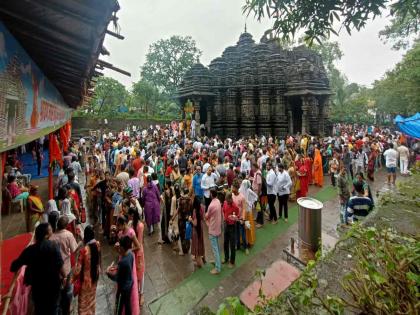 The Shiva Mandir Art Festival has increased the number of devotees towards the ancient Shiva temple | शिव मंदिर आर्ट फेस्टिवलमुळे प्राचीन शिव मंदिराकडे भाविकांचा ओढा वाढला