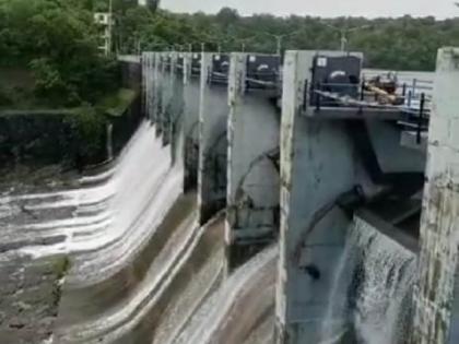 Ambernath's barvi dam filled; The doors opened automatically | अंबरनाथचे बारवी धरण भरले; दरवाजे आपोआप उघडले