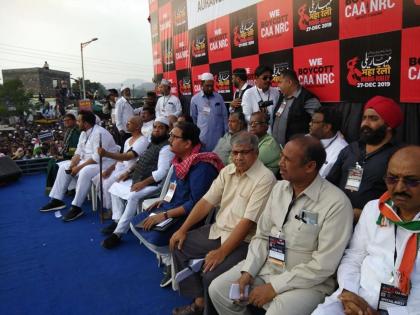 There is no secular justice system in the country: Prakash Ambedkar | देशात सेक्युलर न्यायव्यवस्थाच राहिली नाही: प्रकाश आंबेडकर