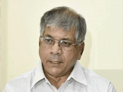 मंत्री माणिकराव कोकाटेंना पोलिसांनीच पळवलं, प्रकाश आंबेडकर यांनी केली टीका मंत्री माणिकराव कोकाटेंना पोलिसांनीच पळवलं, प्रकाश आंबेडकर यांनी केली टीका