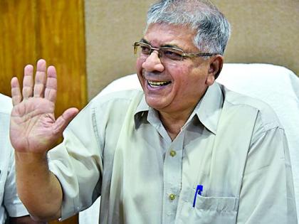 No Congress and Nationalist Congress Party but Alliance of Moghal Maratha : Prakash Ambedkar | काँग्रेस-राष्ट्रवादी नव्हे मोगलाई मराठ्यांची युती : प्रकाश आंबेडकर