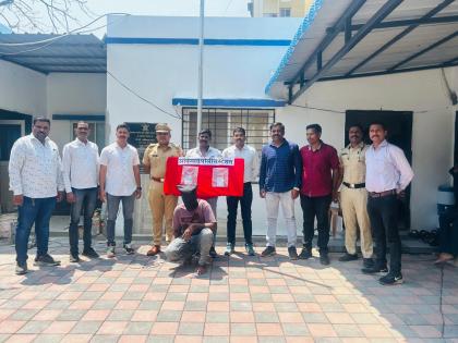 notorious criminal from another state who stole in broad daylight by spying on closed apartments has been arrested | बंद सदनिका हेरून दिवसाढवळ्या चोरी करणारा परराज्यातील अटल गुन्हेगार जेरबंद notorious criminal from another state who stole in broad daylight by spying on closed apartments has been arrested | बंद सदनिका हेरून दिवसाढवळ्या चोरी करणारा परराज्यातील अटल गुन्हेगार जेरबंद