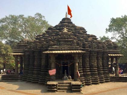 no crowd in ancient Shiva temple of Ambernath this year because of Corona | अंबरनाथच्या प्राचीन शिवमंदिरात यंदा शुकशुकाट; भाविकांच्या गर्दीविना शिवमंदिर परिसर पडला ओस