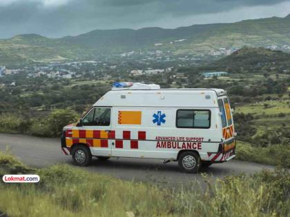 Ambulance carrying pregnant woman leaves in heavy rain; doctors make commendable decision on way | भर पावसात गर्भवतीला घेऊन निघाली रुग्णवाहिका; वाटेतच कळा अन् डॉक्टरांनी घेतला स्तुत्य निर्णय Ambulance carrying pregnant woman leaves in heavy rain; doctors make commendable decision on way | भर पावसात गर्भवतीला घेऊन निघाली रुग्णवाहिका; वाटेतच कळा अन् डॉक्टरांनी घेतला स्तुत्य निर्णय