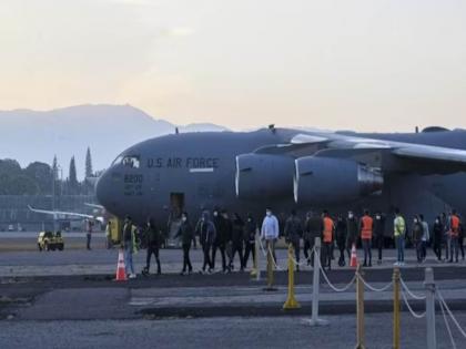 119 Indians evacuated from America for the second time plane will reach Amritsar airport today | अमेरिकेतून बाहेर काढलेले ११९ भारतीय आज देशात परतणार; अमृतसरला विमान उतरवण्यावरुन वाद 119 Indians evacuated from America for the second time plane will reach Amritsar airport today | अमेरिकेतून बाहेर काढलेले ११९ भारतीय आज देशात परतणार; अमृतसरला विमान उतरवण्यावरुन वाद