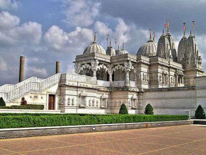 largest hindu temple new jersey | अमेरिकेत आहे सर्वात मोठे हिंदू मंदिर, भारतातून पाठवली होती 13,499 दगडे