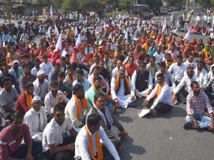 Gorsena and Vimukt Jamaat's collective organizations held a Rasta Roko protest in Akola | गोरसेना व विमुक्त जमातीच्या सकल संघटनांनी अकोल्यात केले रास्ता रोको आंदोलन