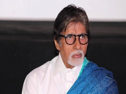 Amitabh Bachchan donated Rs 51 lakh for Assam flood victims. | आसामधील पूरग्रस्तांच्या मदतीसाठी अक्षय कुमारनंतर पुढे सरसावले अमिताभ बच्चन, ५१ लाखांची केली मदत