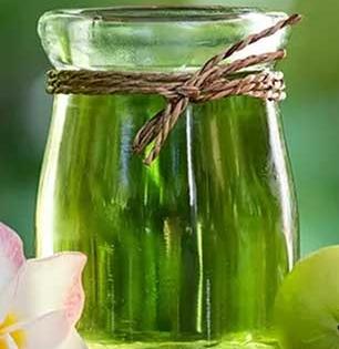 गुडघ्यापर्यंत लांब केसांसाठी देसी फॉर्म्युला! १० रुपयांच्या आवळ्याचे 'असे' तयार करा तेल, महिनाभरात फरक