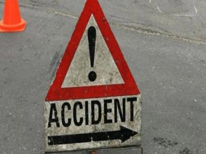 Five people were killed in a road accident near Amoda Fatah | अमोदा फाटय़ाजवळील अपघातात पाच जण ठार