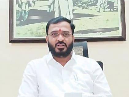Sangamner MLA Amol Khatal attacked, security guards take the attacker into custody | संगमनेरचे आमदार अमोल खाताळ यांच्यावर हल्ला, सुरक्षारक्षकांनी हल्लेखोर तरुणाला घेतले ताब्यात Sangamner MLA Amol Khatal attacked, security guards take the attacker into custody | संगमनेरचे आमदार अमोल खाताळ यांच्यावर हल्ला, सुरक्षारक्षकांनी हल्लेखोर तरुणाला घेतले ताब्यात