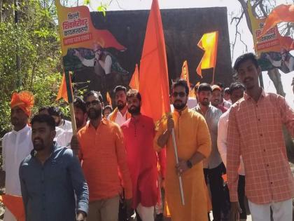 Amol Kolhe "Saffron flag must be hoisted on Shivneri..." MP Amol Kolhen's ultimatum to CM eknath Shinde | Amol Kolhe | "शिवनेरीवर भगवा फडकलाच पाहिजे..." खासदार अमोल कोल्हेंचा CM शिंदेंना इशारा