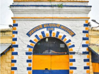 Poor quality food grains provided to prisoners; Amitabh Gupta also under siege due to Raju Shetty's allegations; Jalindar Supekar, contractor Jhanwar also on the radar | निकृष्ट अन्नधान्य कैद्यांना पुरविले; राजू शेट्टींच्या आरोपांमुळे अमिताभ गुप्ताही घेऱ्यात; जालिंदर सुपेकर, कंत्राटदार झंवर हेही रडारवर Poor quality food grains provided to prisoners; Amitabh Gupta also under siege due to Raju Shetty's allegations; Jalindar Supekar, contractor Jhanwar also on the radar | निकृष्ट अन्नधान्य कैद्यांना पुरविले; राजू शेट्टींच्या आरोपांमुळे अमिताभ गुप्ताही घेऱ्यात; जालिंदर सुपेकर, कंत्राटदार झंवर हेही रडारवर