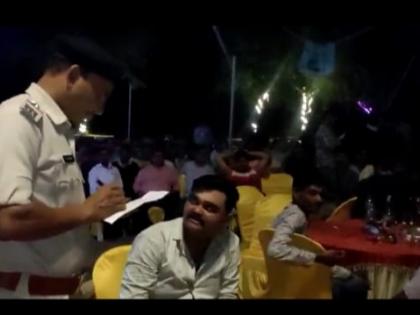 Rangali Oli party in water park in Madhya Pradesh, women from Nagpur | मध्य प्रदेशातील वॉटर पार्कमध्ये रंगली ओली पार्टी, महिला नागपूरच्या