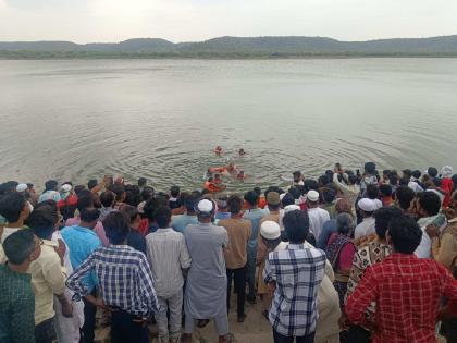 2 dead while swimming in Amravati chhatri lake as both were resident of Frazarpura | पोहणे जीवावर बेतले, दोघांचा अकाली मृत्यू; दोघेही फ्रेजरपुऱ्यातील रहिवासी, छत्रीतलावातील घटना