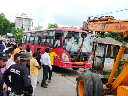 'Aapli Transport Bus' Crushes small boy, Sister Also Injured in amravati | ‘आपली परिवहन बस’ने चिमुकल्याला चिरडले, बहिणही जखमी