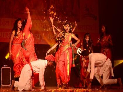 Amravati University Youth Festival begins | अमरावतीमध्ये विद्यापीठ युवा महोत्सवाचा थाटात प्रारंभ 