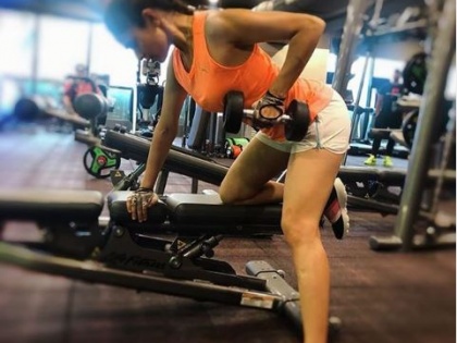 Amrita Khanvilkar Workout Gym Photo Viral | फिटनेस फ्रिक असलेली अमृता खानविलकरचा 'हा' फोटो व्हायरल