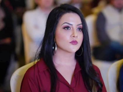 Amrita Fadnavis was offered a bribe of 1 crore, a police complaint against the woman of fashion designer | अमृता फडणवीसांना १ कोटींच्या लाचेची ऑफर, महिलेविरुद्ध पोलिसांत तक्रार