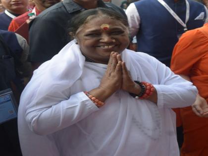 The negative point of changes in science should also be brainstormed; Mother Amritanandamayi Devi | विज्ञानातील बदलांच्या नकारात्मक बिंदूवरदेखील मंथन हवे; माता अमृतानंदमयी देवी 