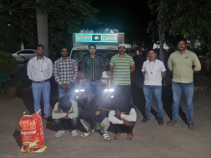 Farm cable wire thief jailed, three arrested by amravati police; 4.23 lakh worth of goods including the vehicle seized | शेतातील केबल वायर चोर जेरबंद, तिघांना अटक; वाहनासह ४.२३ लाखांचा मुद्देमाल हस्तगत