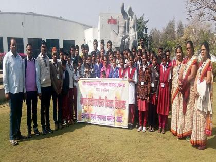 Amravati school students got the opportunity to see the print of the newspaper | अमरावती शालेय विद्यार्थ्यांना वृत्तपत्राचे मुद्रण पाहण्याची मिळाली संधी 