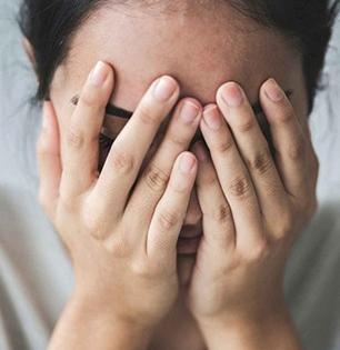 कोणत्या व्हिटामिन्सच्या कमतरतेमुळे घाबरल्यासारखं वाटतं, मन सतत चिंता करतं? ‘ही’ यादी वाचा..