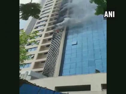 Fire on the sixth floor of the Peninsula building in andheri west | अंधेरी पश्चिममधील पेनिन्सुला इमारतीच्या सहाव्या मजल्यावर आग