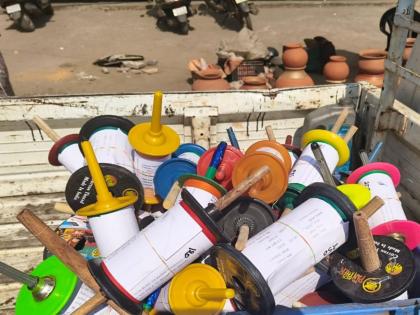 चायनिज मांजाने चिरला गळा; खोलवर जखम, अंधेरी उड्डाणपुलावर धक्कादायक प्रकार - Marathi News | Two wheeler rider injured after his throat was cut by Chinese kite string | Latest News at Lokmat.com चायनिज मांजाने चिरला गळा; खोलवर जखम, अंधेरी उड्डाणपुलावर धक्कादायक प्रकार - Marathi News | Two wheeler rider injured after his throat was cut by Chinese kite string | Latest News at Lokmat.com