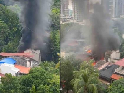 Andheri Lokhandwala Fire Two bungalows gutted in massive fire | Andheri Lokhandwala Fire: अंधेरीत लोखंडवाला येथे भीषण आग, दोन बंगले जळून खाक