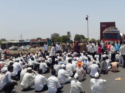 In Indapur taluka road stop movement for Khadakwasla canal water | इंदापूर तालुक्यात खडकवासला कालव्याच्या पाण्यासाठी महामार्गावर रास्ता रोको आंदोलन