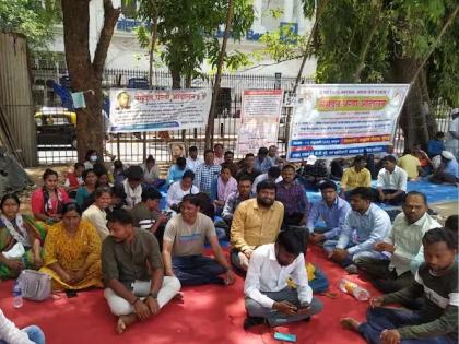 Barti's Fellowship of Scheduled Caste category stopped, students' agitation continues at Azad Maidan | अनुसूचित जाती प्रवर्गाची बार्टीची फेलोशिप रखडली, विद्यार्थ्यांचे आझाद मैदानावर आंदोलन सुरुच