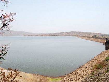 Water level reduction in projects in Shirpur taluka | शिरपूर तालुक्यातील प्रकल्पांमध्ये पाणी पातळीत घट