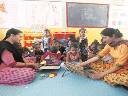 One hundred Anganwadis will be smart; Anganwadi children will dance to the song on the video | शंभर अंगणवाडी होणार स्मार्ट; व्हिडिओवरील गाण्यावर अंगणवाडीतील मुले धरणार ताल