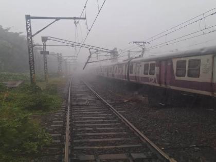 in central railway signal failure train service has been stopped because of unseasonal rain | सोमवारचा मनस्ताप, मध्य रेल्वेचे तीन तेरा; सकाळी सिग्नल फेल तर संध्याकाळी सिग्नलचा खांब कोसळला