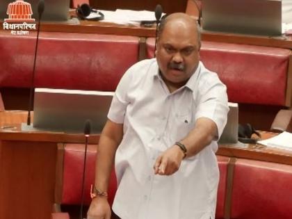 8 policemen reached Sushma Andhare's house with a violation notice; MLA Anil Parab is angry | हक्कभंग नोटीस घेऊन सुषमा अंधारेंच्या घरी पोहोचले ८ पोलिस; आमदार अनिल परब संतापले