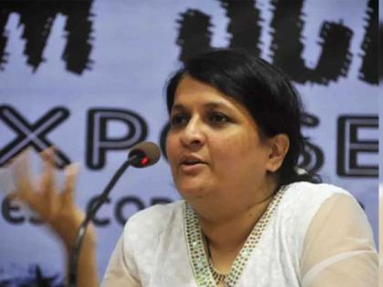 700 to 800 calls of death threats harassment by Dhananjay Munde supporters said Anjali Damania | रोज ७०० ते ८०० फोन, जिवे मारण्याची धमकी, मुंडेंच्या कार्यकर्त्यांकडून छळ; दमानियांचा आरोप 700 to 800 calls of death threats harassment by Dhananjay Munde supporters said Anjali Damania | रोज ७०० ते ८०० फोन, जिवे मारण्याची धमकी, मुंडेंच्या कार्यकर्त्यांकडून छळ; दमानियांचा आरोप