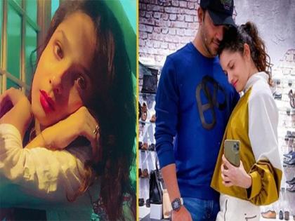 Ankita Lokhande Shares Happy Pic With Fiance Vicky, Glowing Eyes Talk All About Love | अंकिताने बॉयफ्रेंड विकी जैनसह शेअर केला फोटो, सध्या क्वॉलिटी टाईम करतेय एन्जॉय