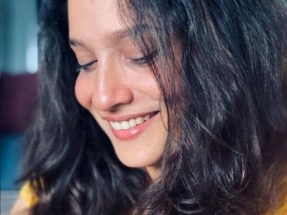 Ankita lokhande asks fans on instagram that where is her soulmate | अंकिता लोखंडेने विचारला प्रश्न - माझा सोलमेट कुठंय?, फॅनच्या उत्तराने झाली अवाक्