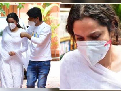 PICS : सुशांत सिंग राजपूतच्या आठवणीत अशी झाली अंकिता लोखंडेची अवस्था, केले कुटुंबीयांचे सांत्वन