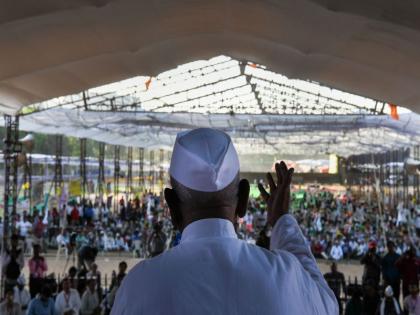 Anna's hunger strike, concern about health, emergency meeting of Core Committee | Anna Hazare Hunger Strike : अण्णांचे उपोषण सुरुच, प्रकृतीबाबत चिंता, कोअर कमिटीची तातडीची बैठक