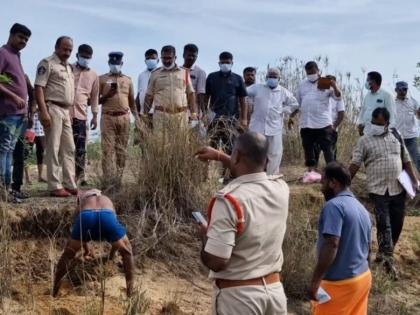 son was mortgaged for loan of rs 25000 mother gets dead body in return in tirupati | भयंकर! २५ हजारांच्या कर्जासाठी मुलगा ठेवला गहाण, मिळाला मृतदेह; काळजात चर्र करणारी घटना son was mortgaged for loan of rs 25000 mother gets dead body in return in tirupati | भयंकर! २५ हजारांच्या कर्जासाठी मुलगा ठेवला गहाण, मिळाला मृतदेह; काळजात चर्र करणारी घटना