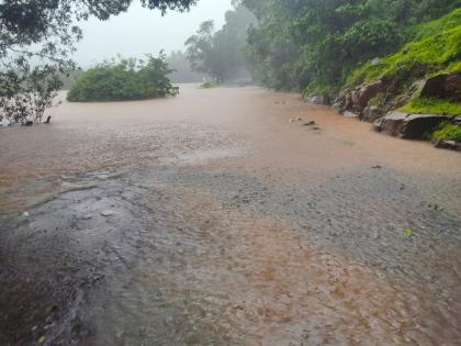 Out of Kasari river basin in Kolhapur, Bazar Bhogav Anuskura route closed | Kolhapur: कासारी नदी पात्राबाहेर, बाजार भोगाव-अनुस्कुरा मार्ग बंद -video Out of Kasari river basin in Kolhapur, Bazar Bhogav Anuskura route closed | Kolhapur: कासारी नदी पात्राबाहेर, बाजार भोगाव-अनुस्कुरा मार्ग बंद -video