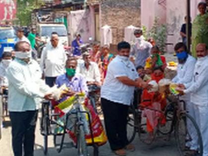 Distribution of essential items for the disabled | दिव्यांगांना जीवनावश्यक वस्तुंचे वाटप